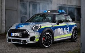 Mini John Cooper Works Polizei 2018 года